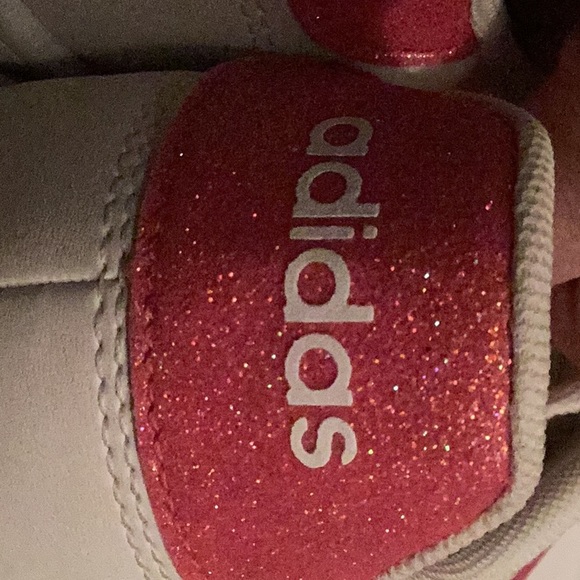 Adidas W9 or 7youth classic pink and white court shoes - Picture 5 of 5